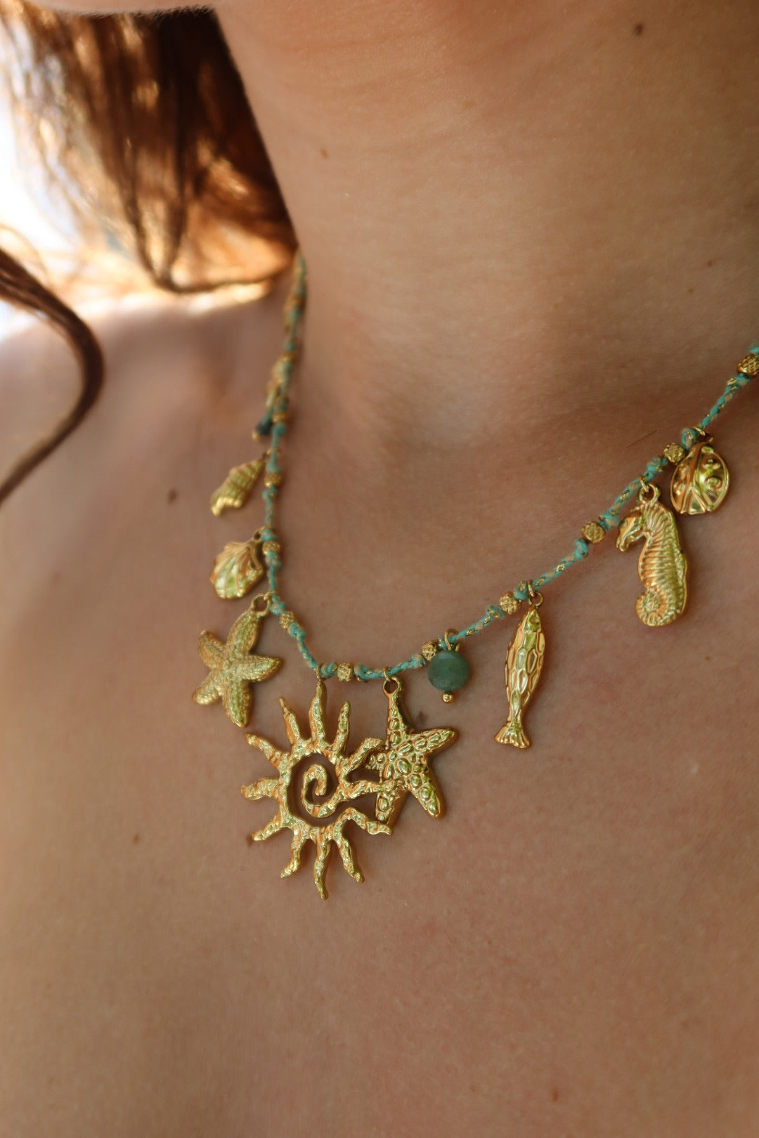 Collier azul