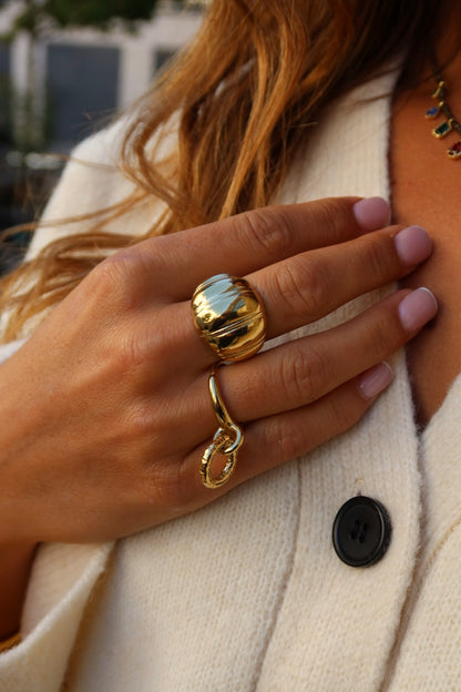 Bague Onelia dorée (pendante)